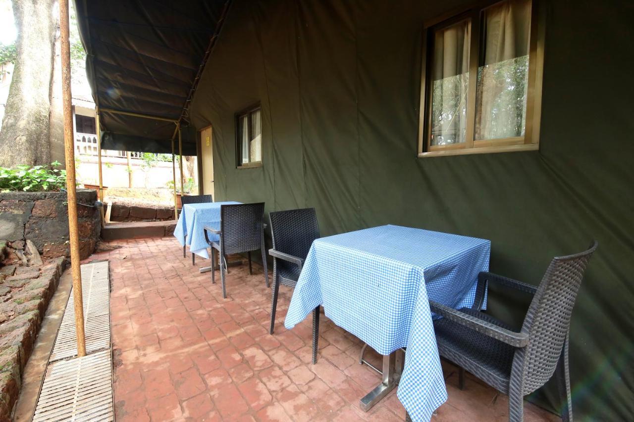 Westend Hotel Matheran Esterno foto