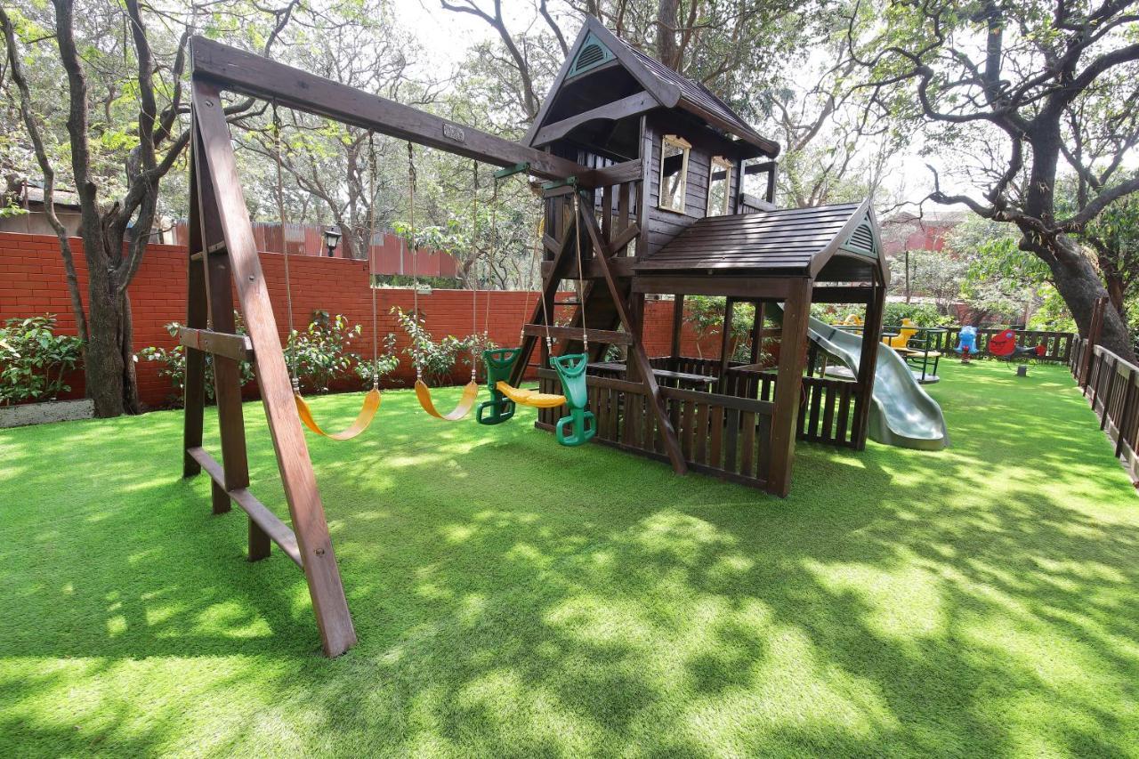 Westend Hotel Matheran Esterno foto