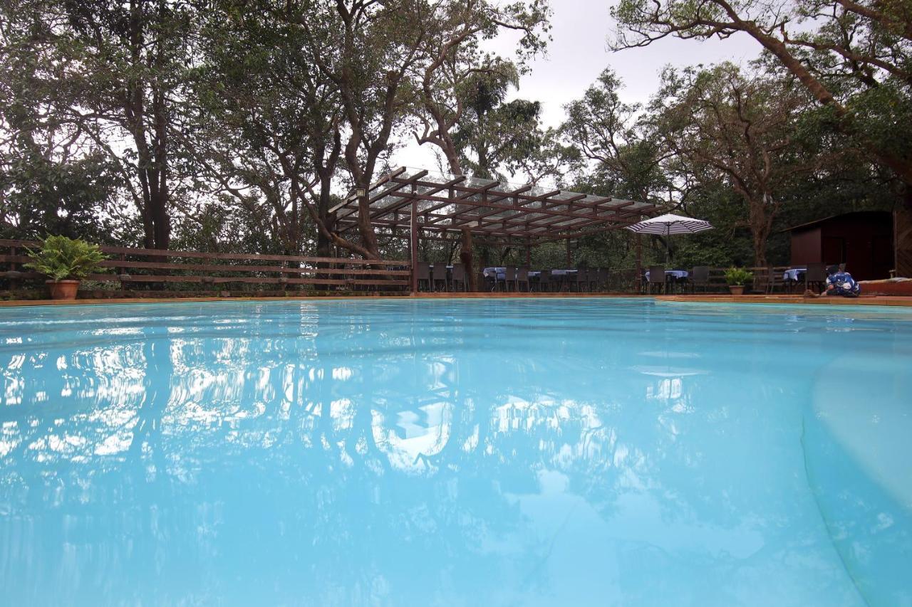 Westend Hotel Matheran Esterno foto